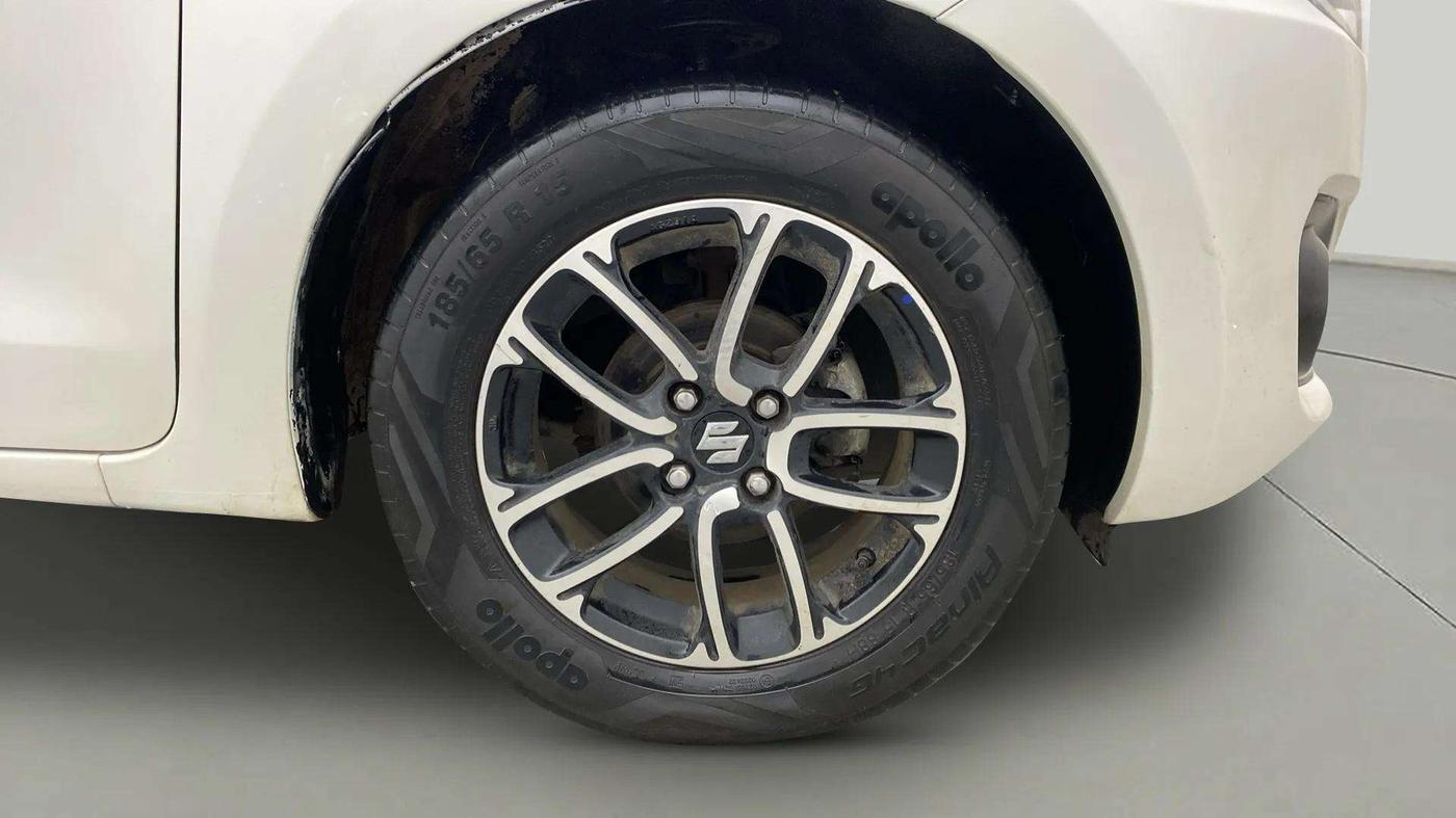 2020 Maruti Swift ZXI PLUS AMT, Petrol, Automatic, 49,483 km, Right Front Wheel