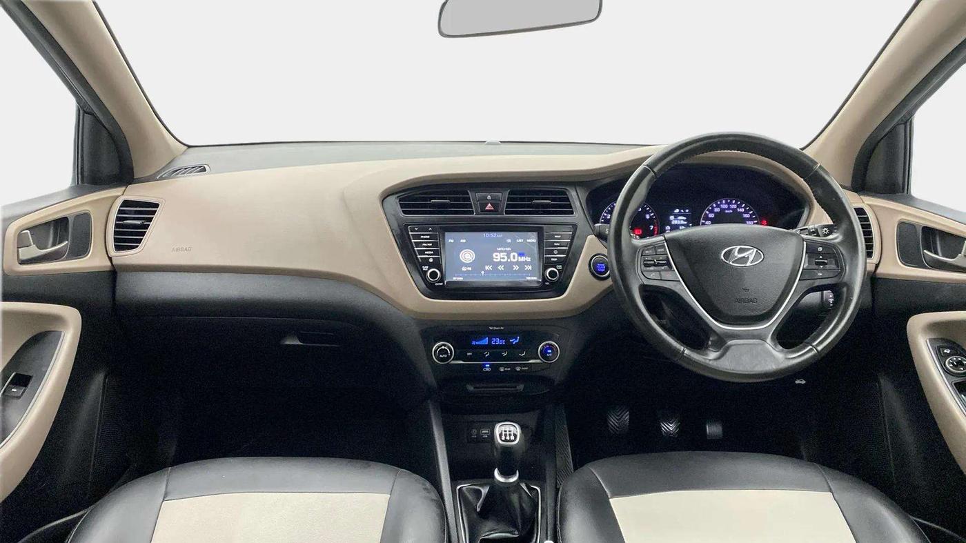 2017 Hyundai Elite i20 ASTA 1.2 (O), Petrol, Manual, 46,943 km, Dashboard