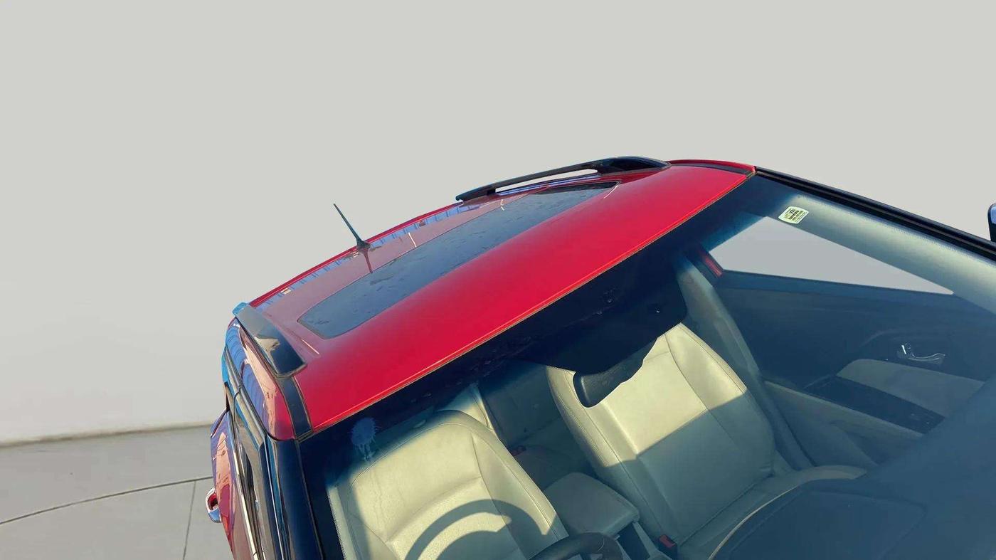 2022 Mahindra XUV300 W8 (O) 1.2 PETROL AMT, Petrol, Automatic, 31,690 km, Roof