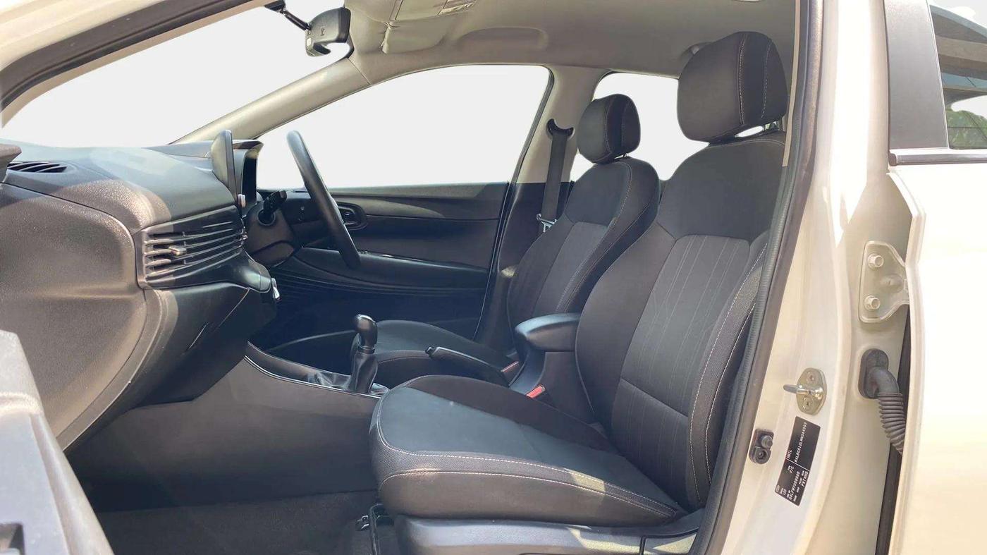 2021 Hyundai NEW I20 MAGNA 1.2 MT, Petrol, Manual, 33,601 km, Right Side Front Door Cabin