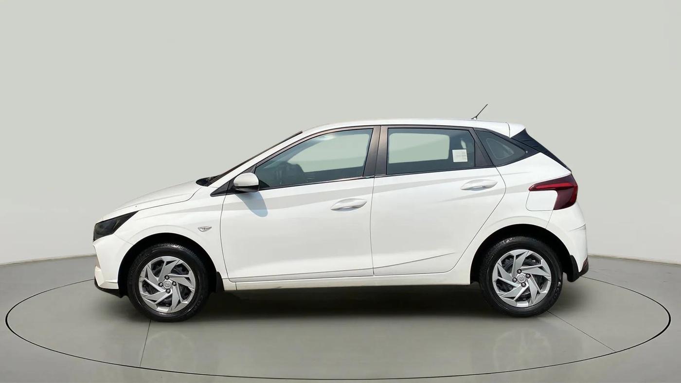 2021 Hyundai NEW I20 MAGNA 1.2 MT, Petrol, Manual, 33,601 km, Left Side