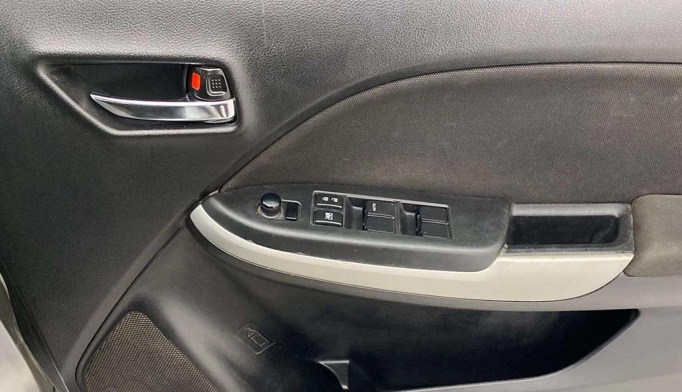 2016 Maruti Baleno ZETA PETROL 1.2, Petrol, Manual, 79,259 km, Driver Side Door Panels Control
