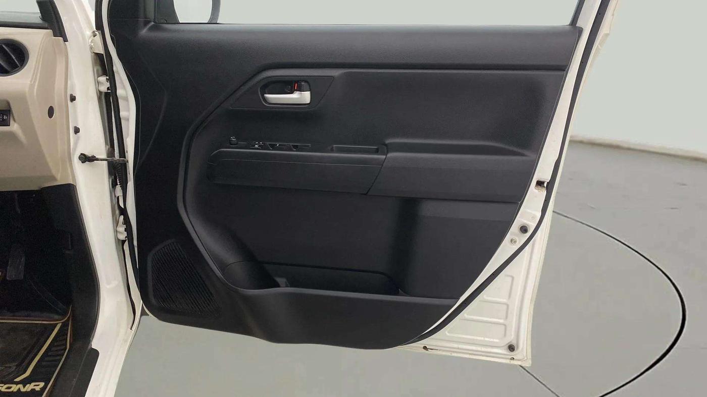 2022 Maruti New Wagon-R VXI 1.0, Petrol, Manual, 16,586 km, Driver Side Door Panels Control
