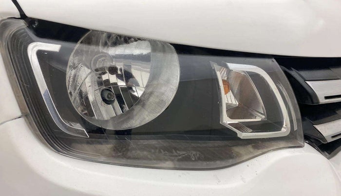 2018 Renault Kwid RXT 1.0 AMT (O), Petrol, Automatic, 29,759 km, Right headlight - Clamp has minor damage