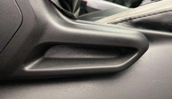 2022 Tata NEXON XM PLUS SUNROOF PETROL, Petrol, Manual, 10,042 km, Driver Side Adjustment Panel