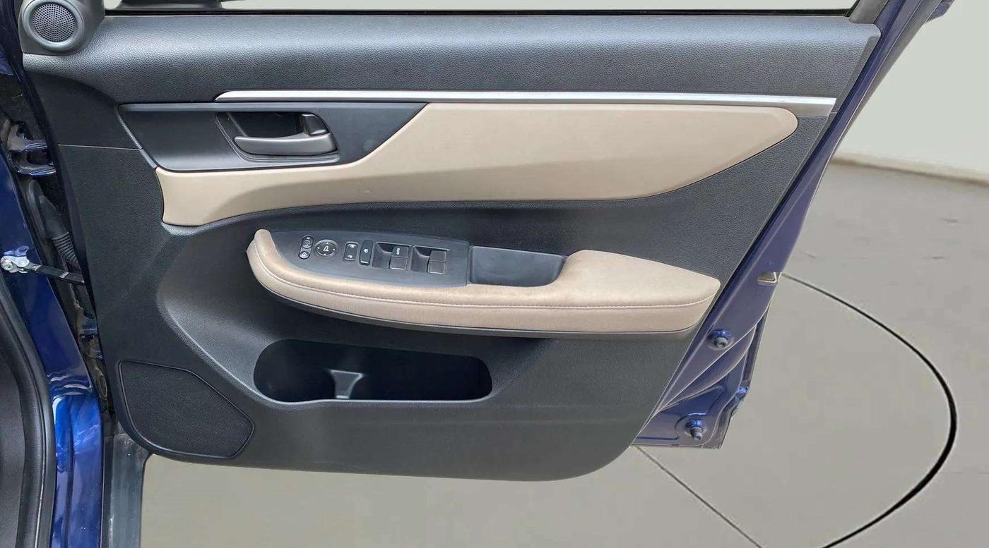 2023 Honda ELEVATE VX CVT, Petrol, Automatic, 5,355 km, Driver Side Door Panels Control
