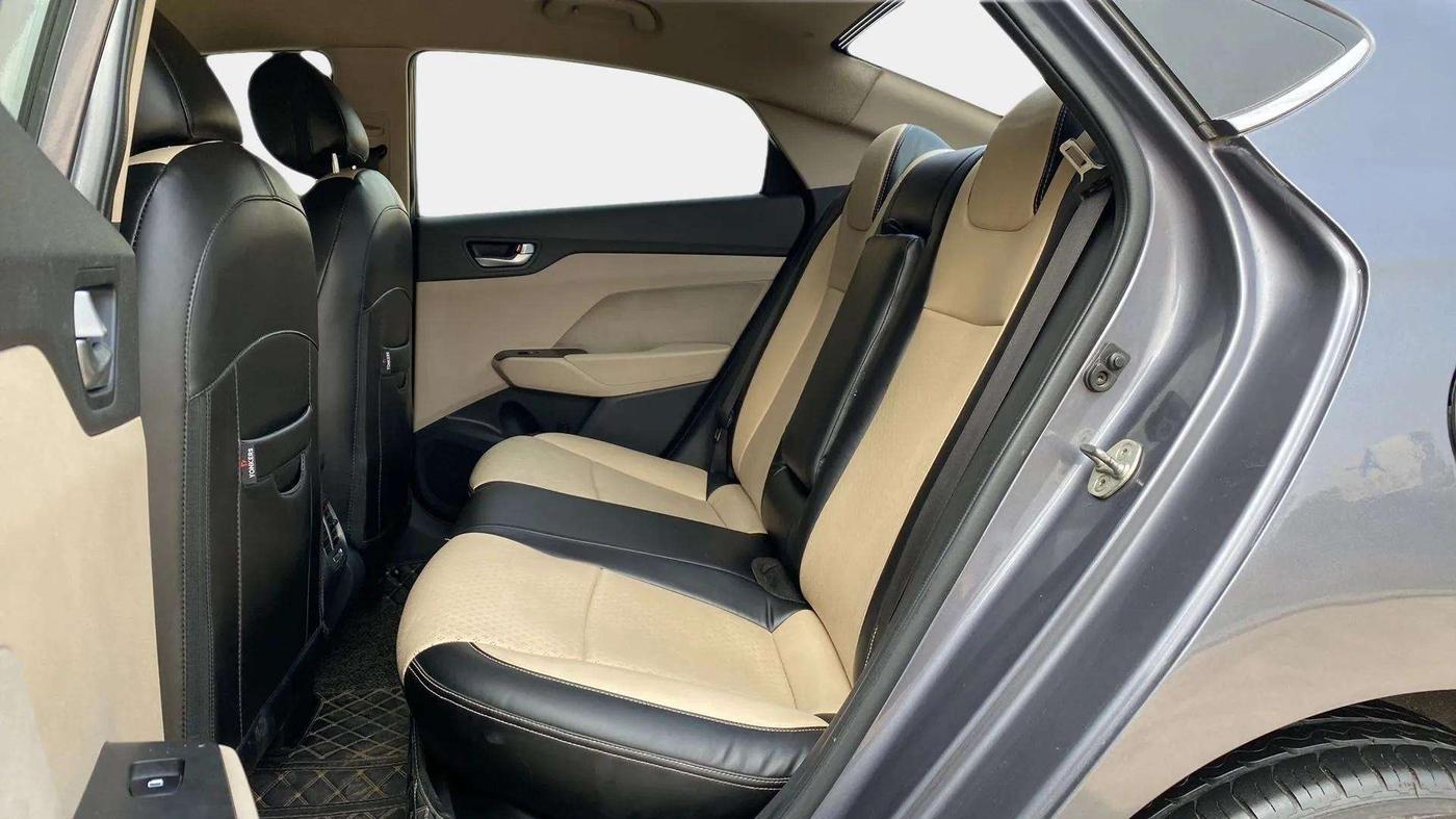 2019 Hyundai Verna 1.6 VTVT SX, Petrol, Manual, 68,447 km, Right Side Rear Door Cabin