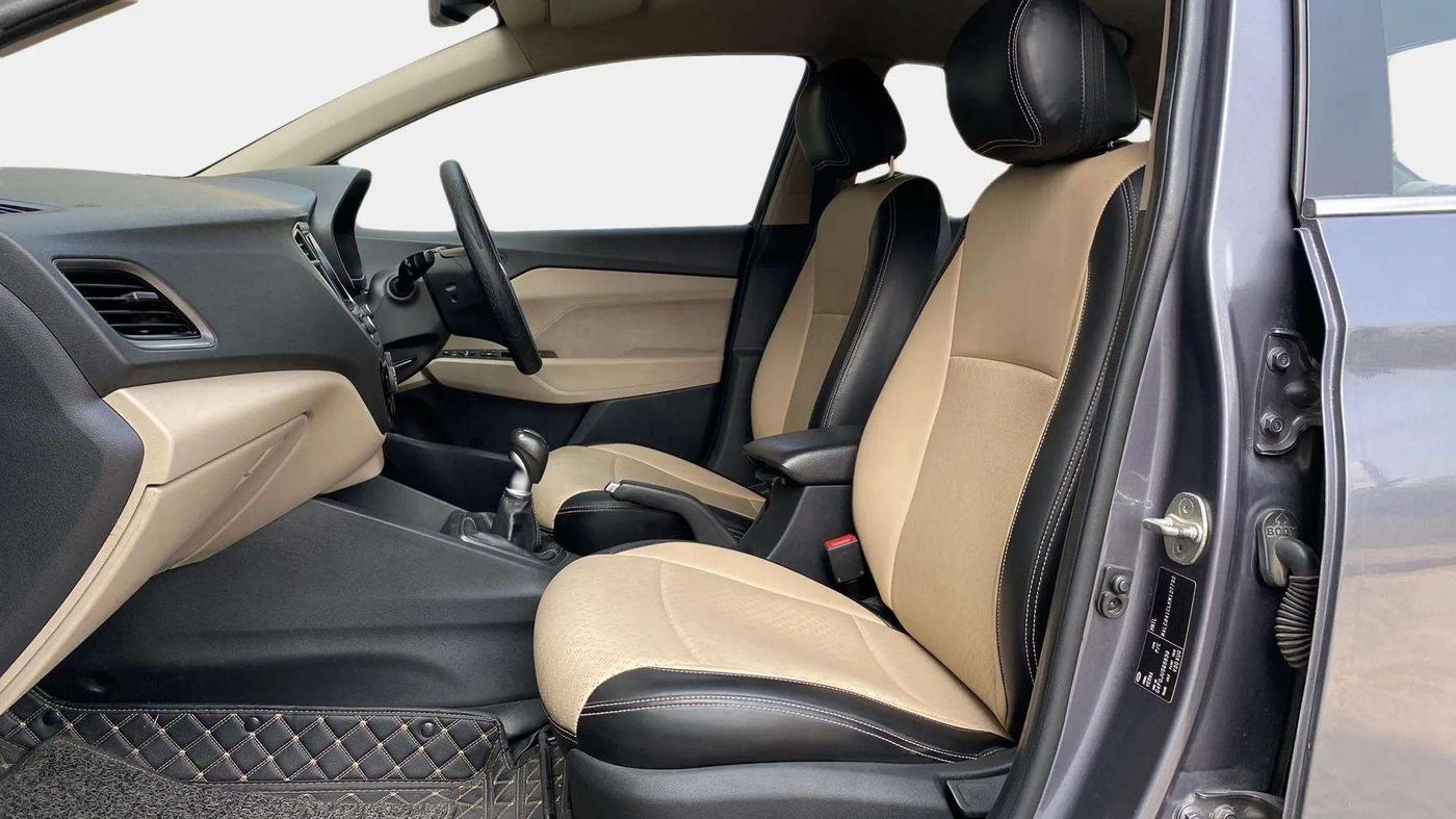 2019 Hyundai Verna 1.6 VTVT SX, Petrol, Manual, 68,447 km, Right Side Front Door Cabin