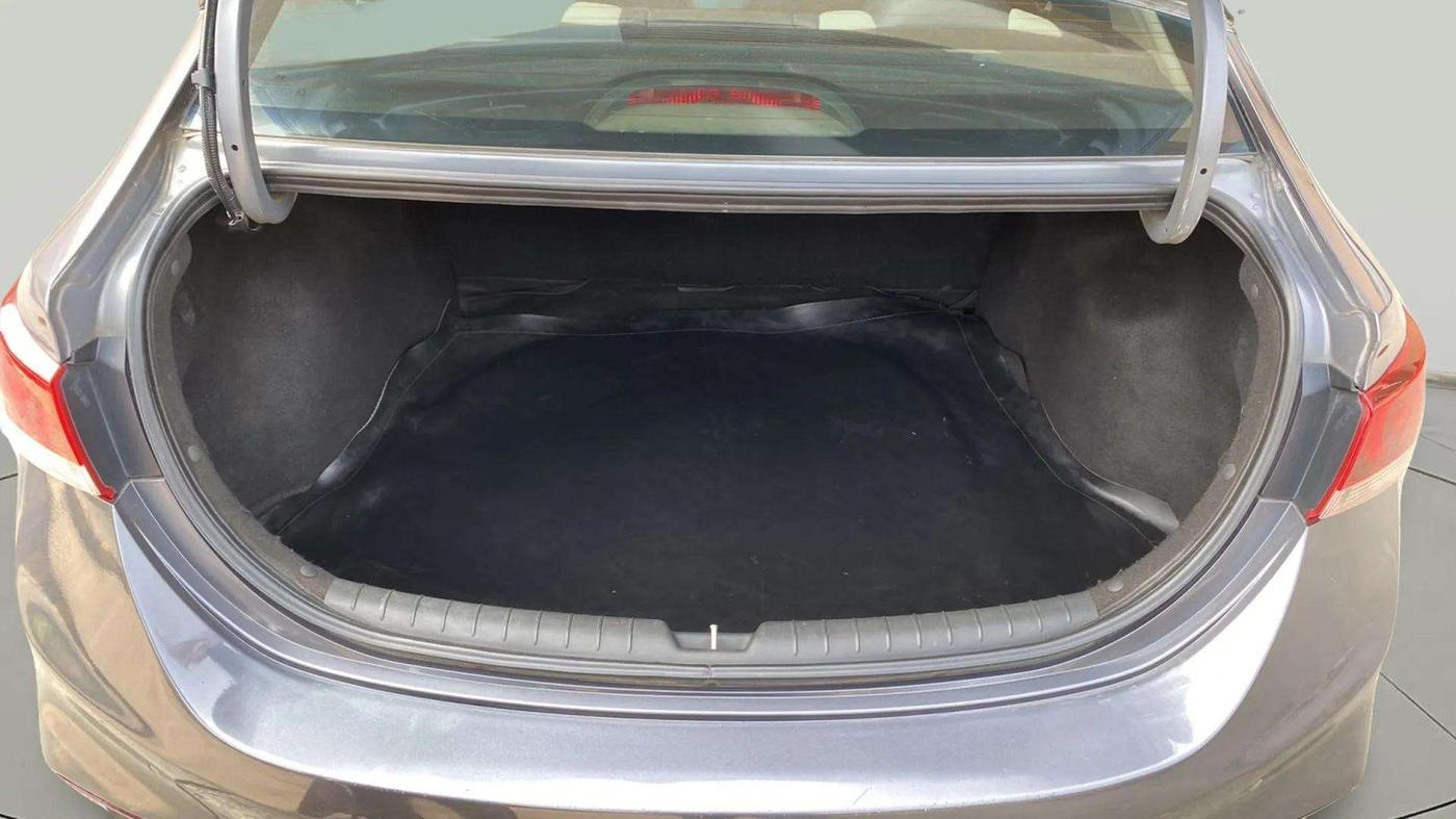 2019 Hyundai Verna 1.6 VTVT SX, Petrol, Manual, 68,447 km, Boot Inside