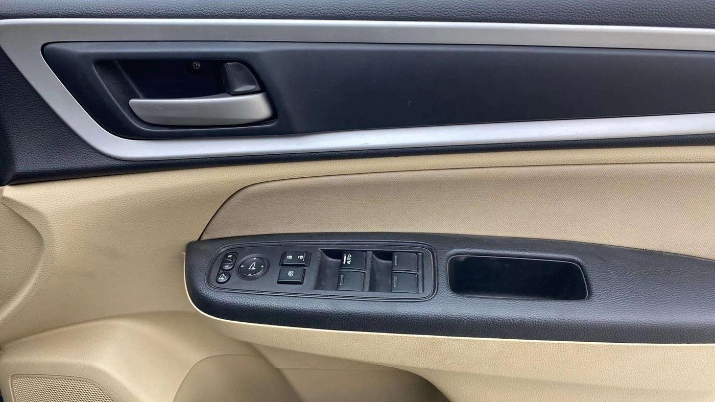 2022 Honda Amaze 1.5L I-DTEC VX CVT, Diesel, Automatic, 31,504 km, Driver Side Door Panels Control