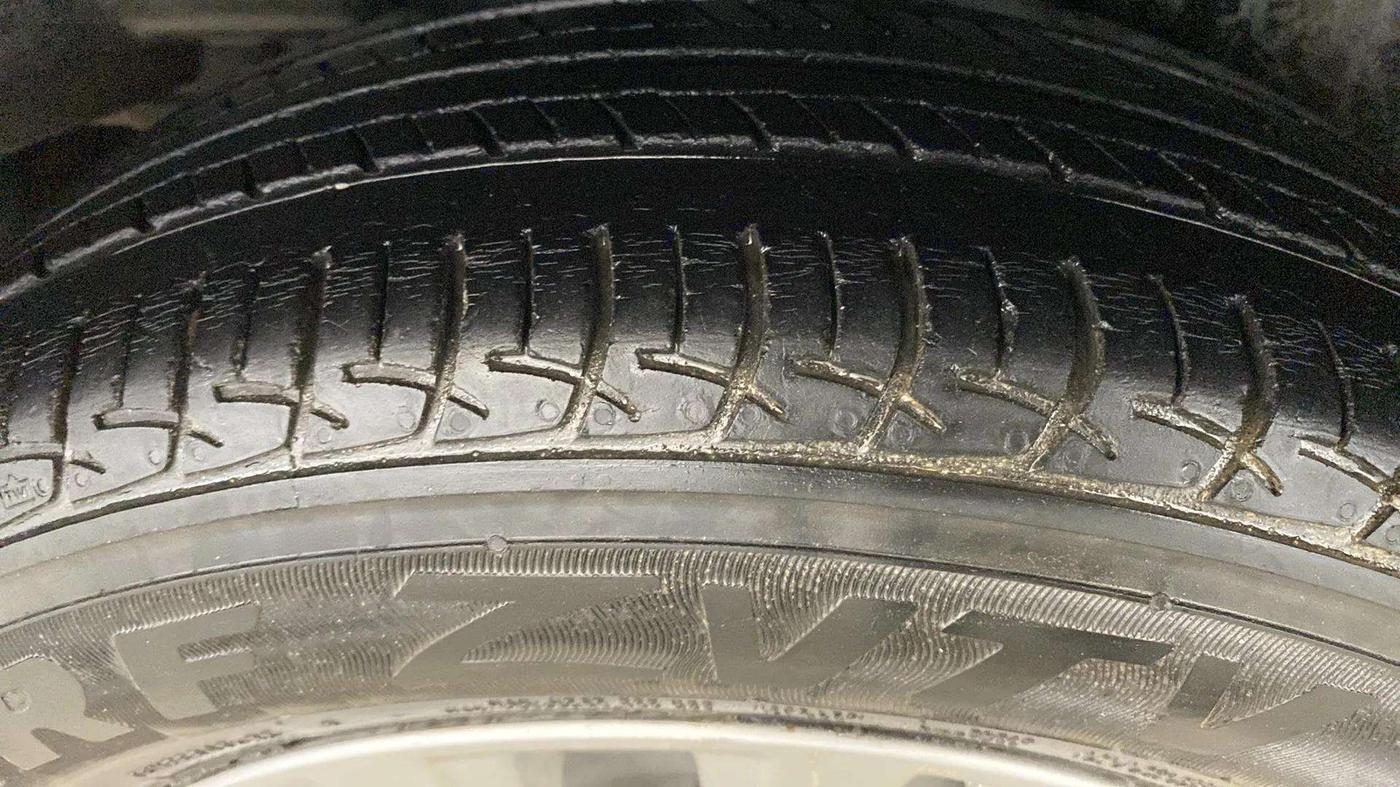 2017 Maruti Ciaz DELTA 1.4 MT PETROL, Petrol, Manual, 45,867 km, Left Front Tyre Tread