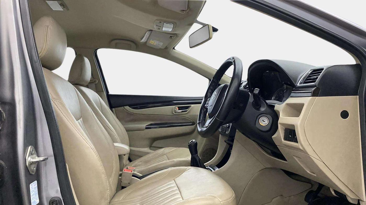 2017 Maruti Ciaz DELTA 1.4 MT PETROL, Petrol, Manual, 45,867 km, Right Side Front Door Cabin