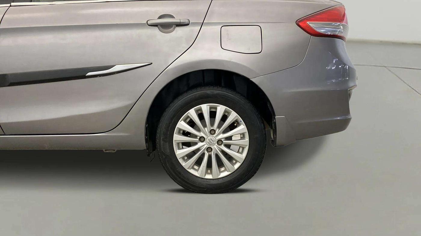 2017 Maruti Ciaz DELTA 1.4 MT PETROL, Petrol, Manual, 45,867 km, Left Rear Wheel