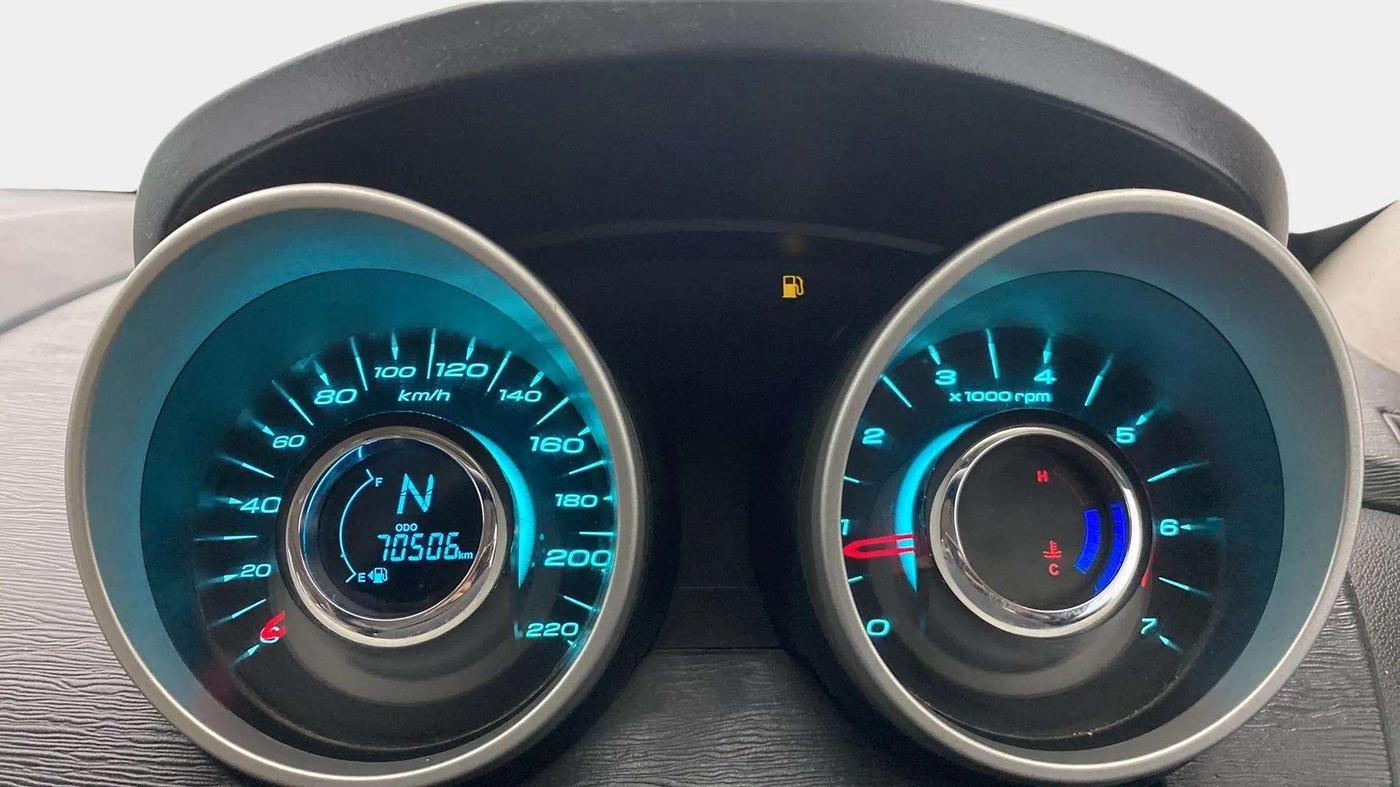 2018 Mahindra XUV500 W9, Diesel, Manual, 70,631 km, Odometer Image