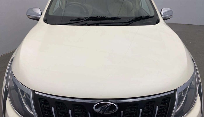 2018 Mahindra XUV500 W9, Diesel, Manual, 70,483 km, Bonnet (hood) - Paint has minor damage