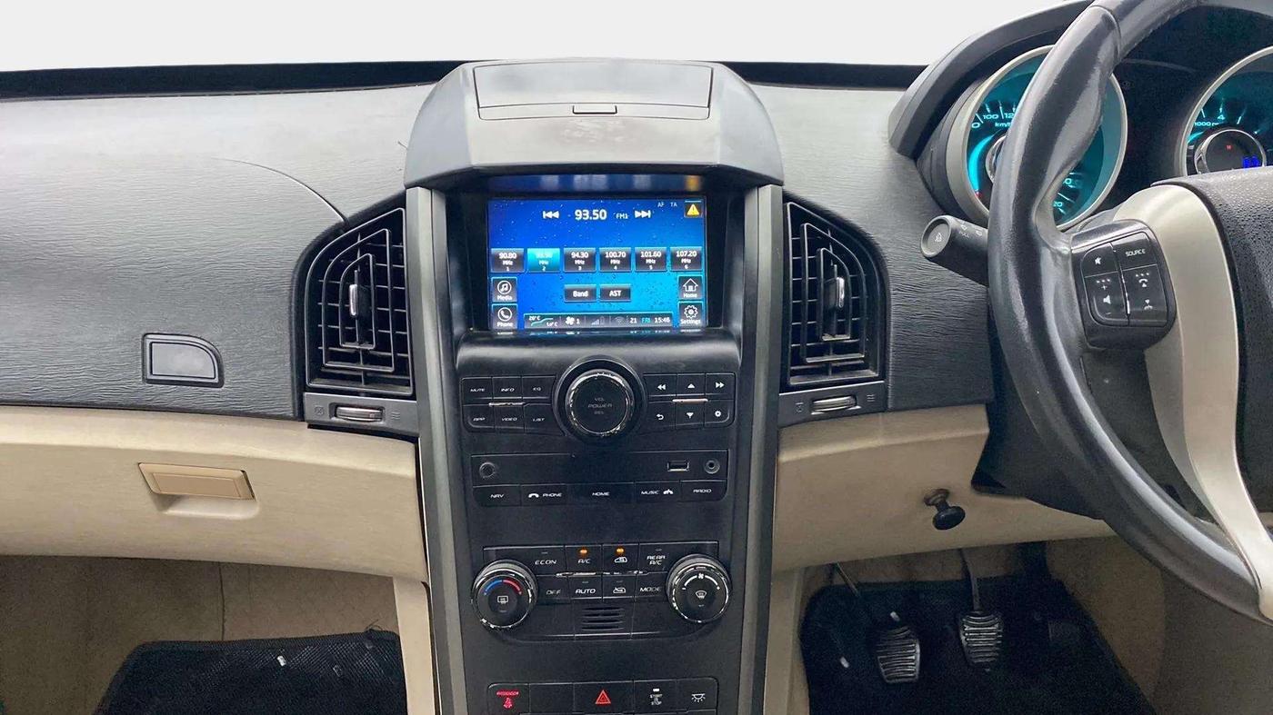 2018 Mahindra XUV500 W9, Diesel, Manual, 70,631 km, Air Conditioner