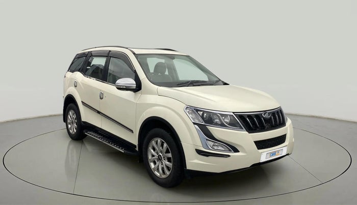 2018 Mahindra XUV500 W9, Diesel, Manual, 70,483 km, Right Front Diagonal