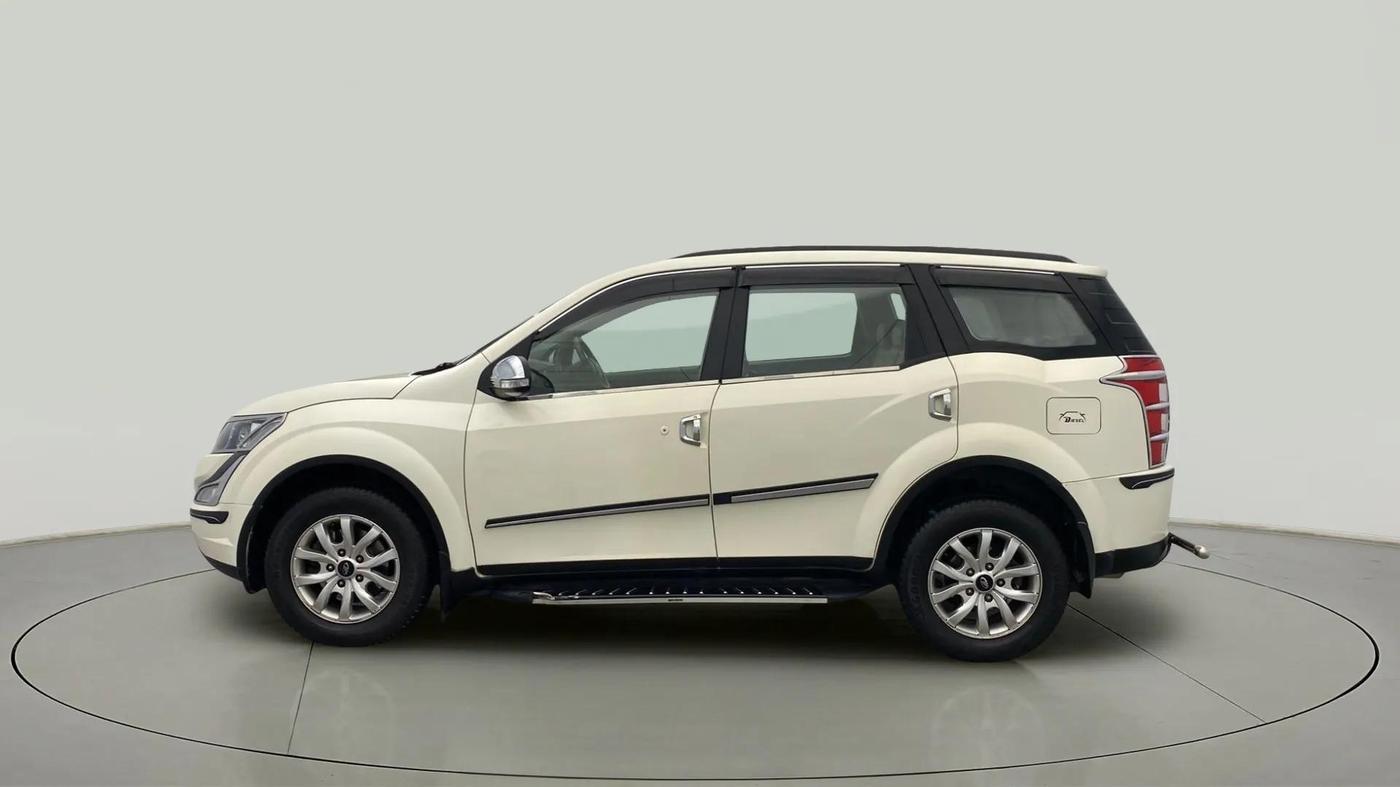 2018 Mahindra XUV500 W9, Diesel, Manual, 70,631 km, Left Side
