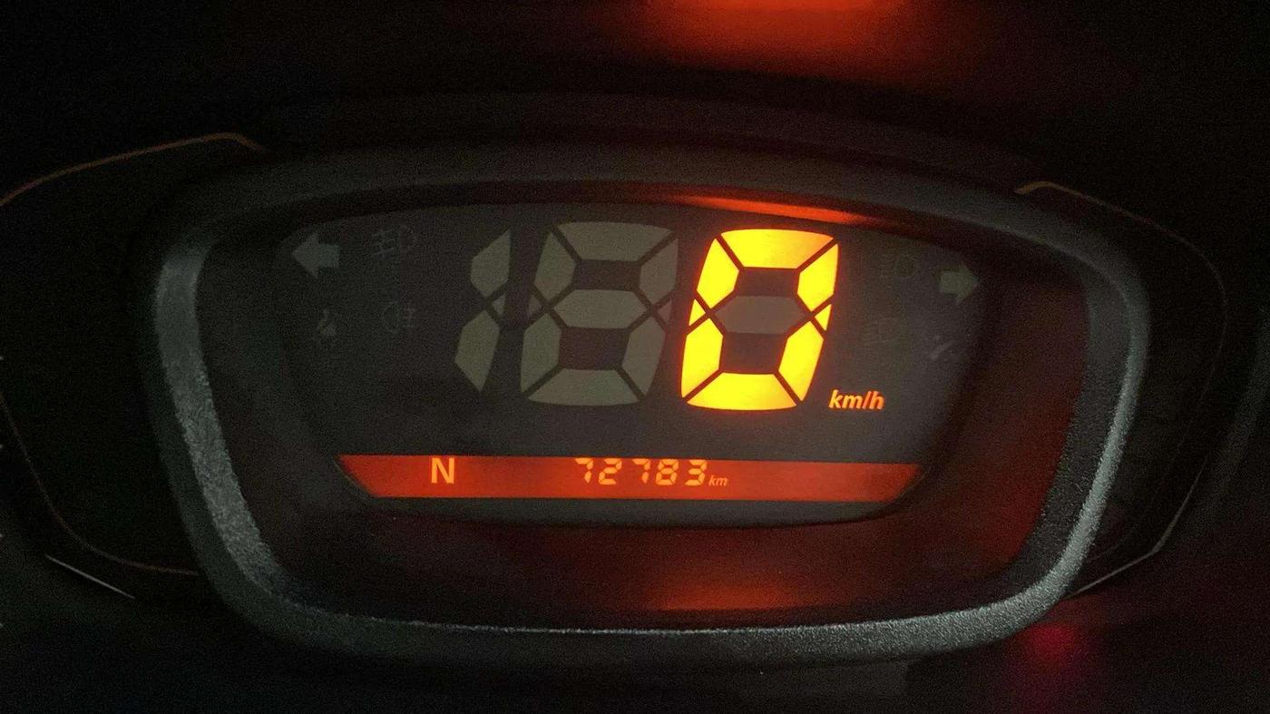 2016 Renault Kwid RXT 1.0 AMT, Petrol, Automatic, 72,438 km, Odometer Image