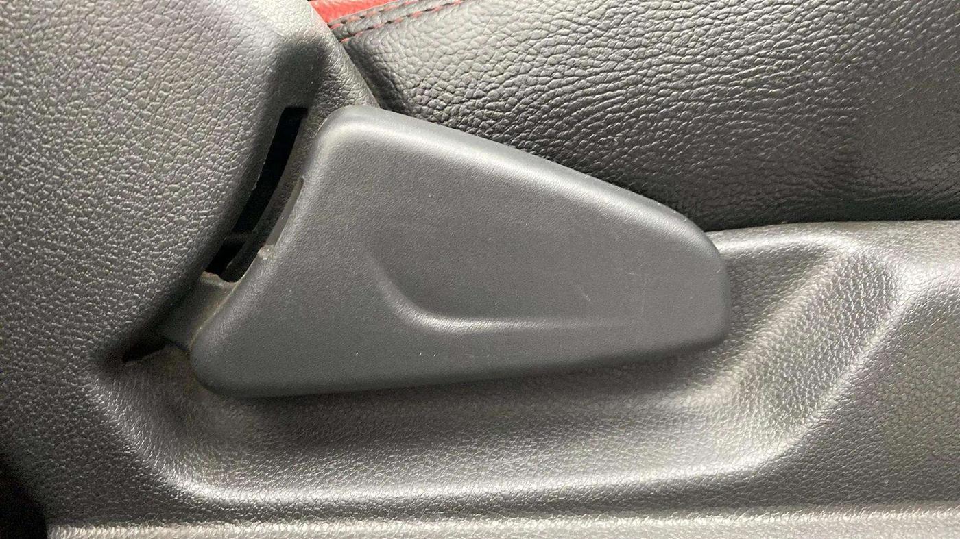 2016 Renault Kwid RXT 1.0 AMT, Petrol, Automatic, 72,438 km, Driver Side Adjustment Panel