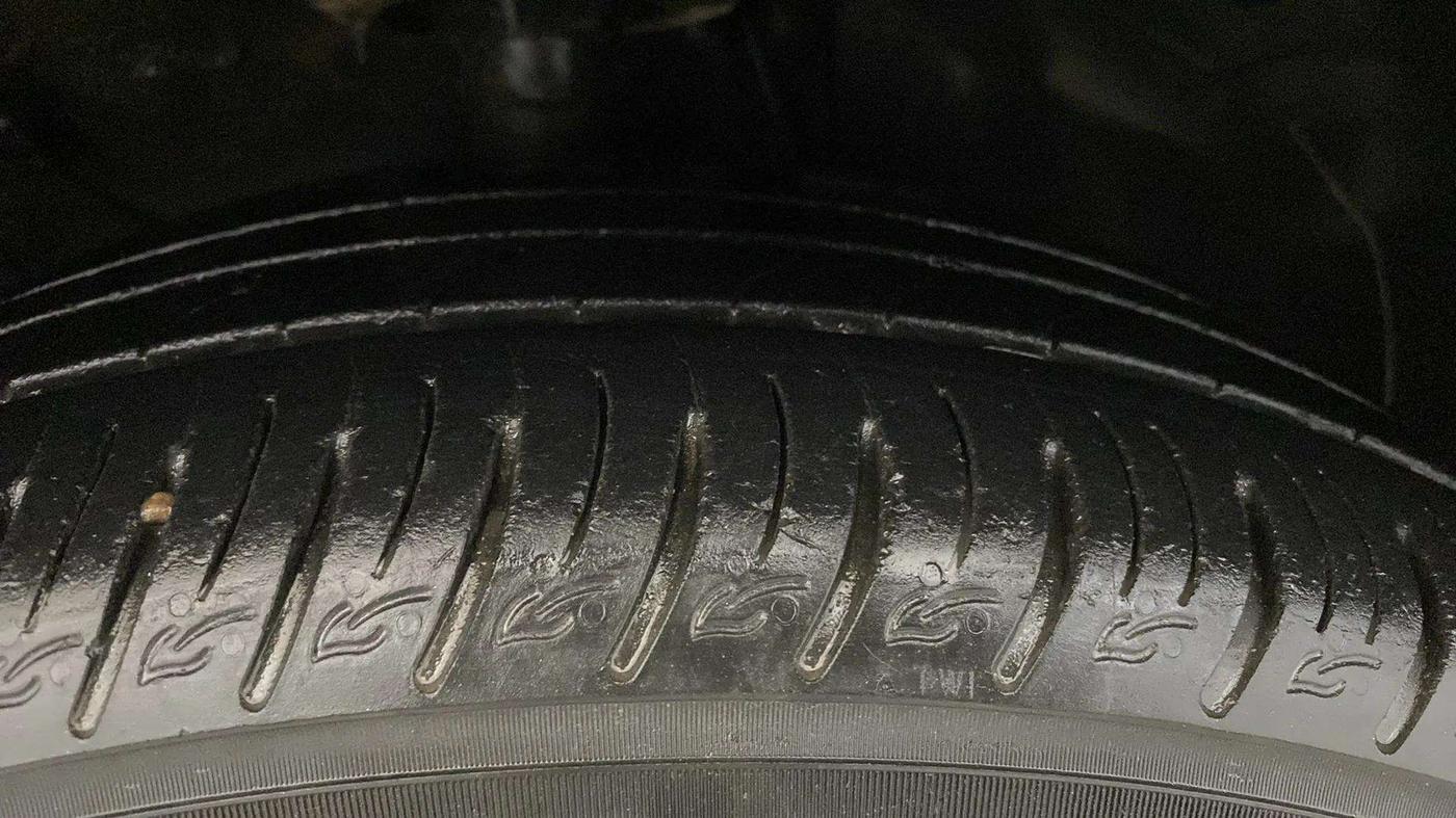 2021 KIA SONET GTX PLUS 1.5 AT DUAL TONE, Diesel, Automatic, 41,394 km, Right Front Tyre Tread