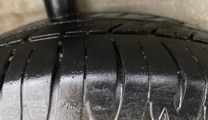 2014 Maruti Celerio VXI d, Petrol, Manual, 85,034 km, Right Rear Tyre Tread