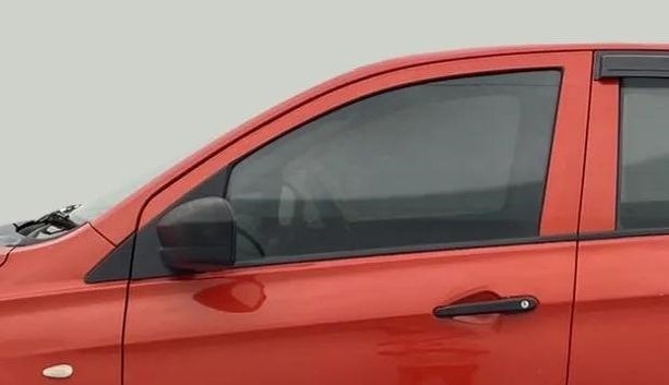 2020 Tata Tiago XE PETROL, Petrol, Manual, 70,764 km, Front passenger door - Door visor damaged