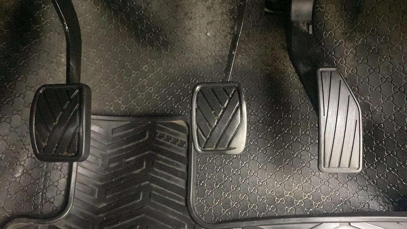 2017 Maruti IGNIS DELTA 1.2, Petrol, Manual, 68,729 km, Pedals