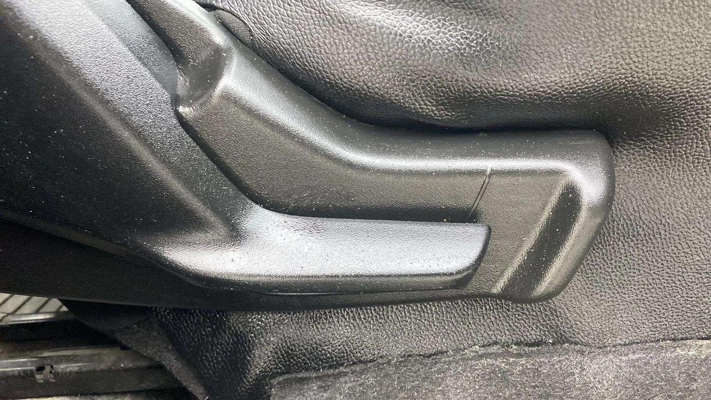 2017 Maruti IGNIS DELTA 1.2, Petrol, Manual, 68,729 km, Driver Side Adjustment Panel