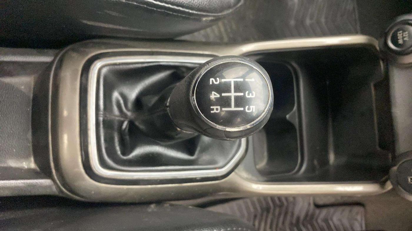 2017 Maruti IGNIS DELTA 1.2, Petrol, Manual, 68,729 km, Gear Lever