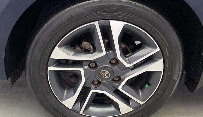 2021 Tata Tiago XZ PLUS PETROL, Petrol, Manual, 90,346 km, Left front tyre - Minor crack