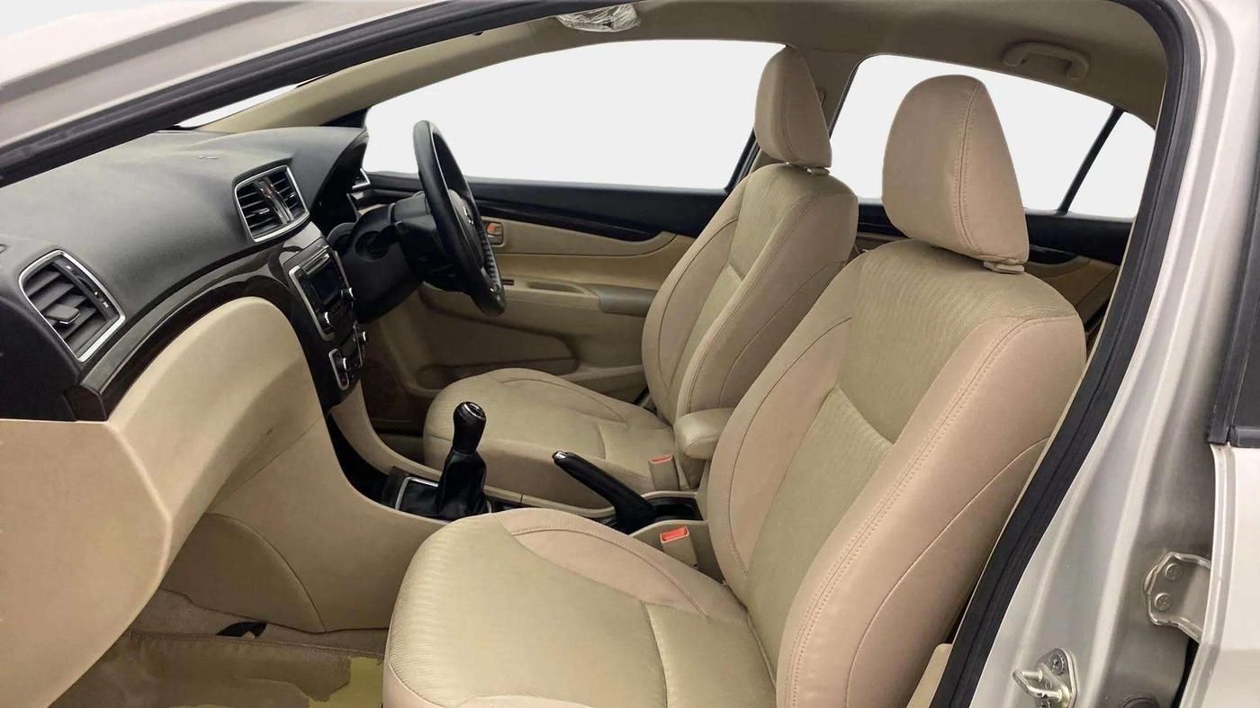 2018 Maruti Ciaz DELTA 1.4 MT PETROL, Petrol, Manual, 60,623 km, Right Side Front Door Cabin