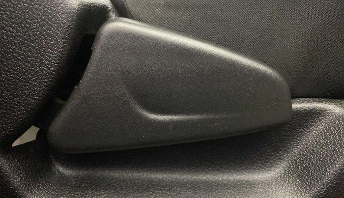 2018 Renault Kwid RXT 1.0 AMT (O), Petrol, Automatic, 51,435 km, Driver Side Adjustment Panel
