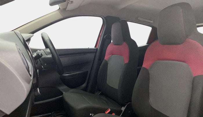 2018 Renault Kwid RXT 1.0 AMT (O), Petrol, Automatic, 51,435 km, Right Side Front Door Cabin