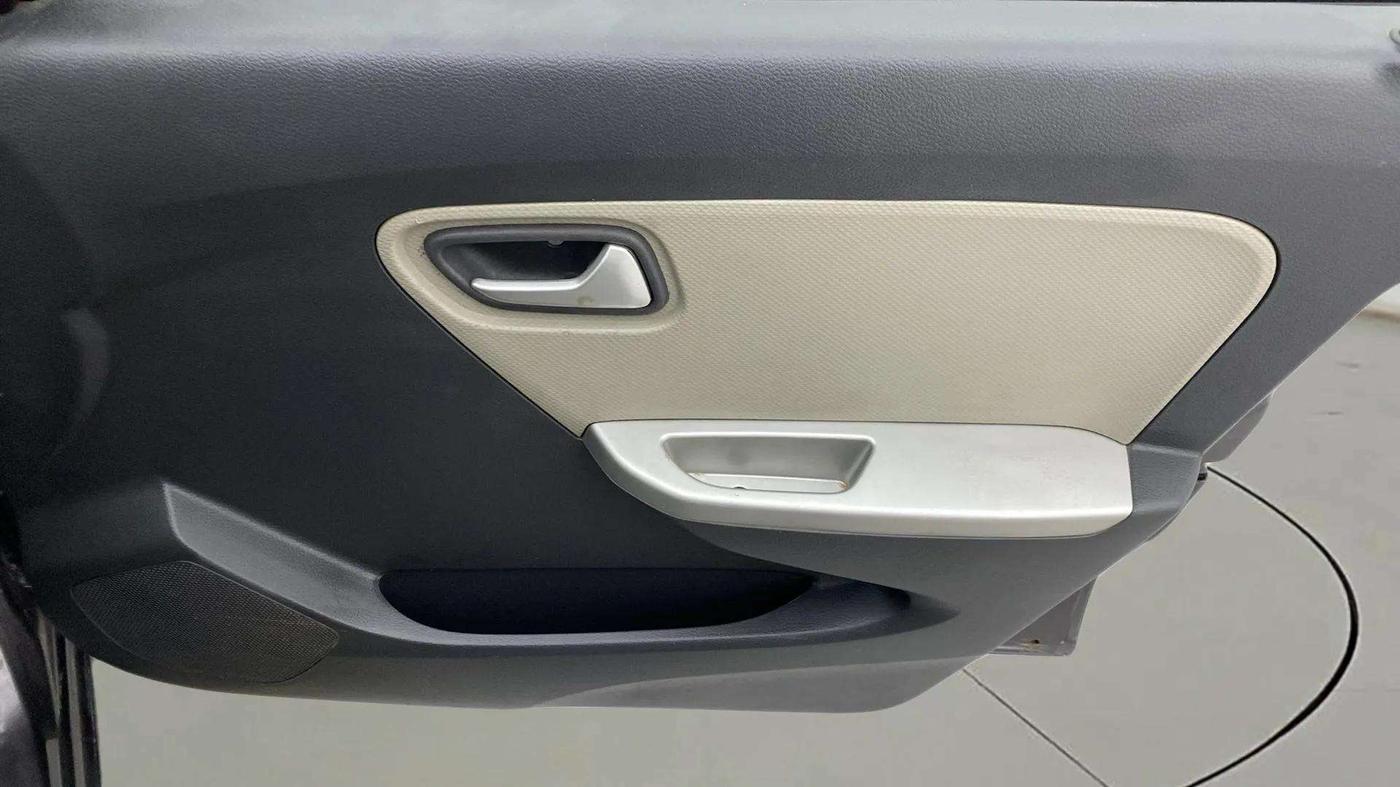 2018 Maruti Alto K10 VXI (O) AMT, Petrol, Automatic, 31,550 km, Driver Side Door Panels Control