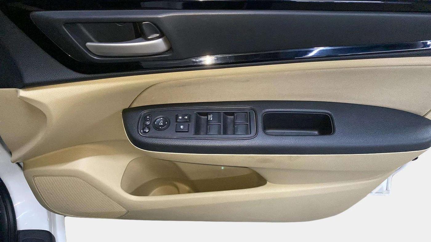 2019 Honda Amaze 1.2L I-VTEC S, Petrol, Manual, 25,198 km, Driver Side Door Panels Control