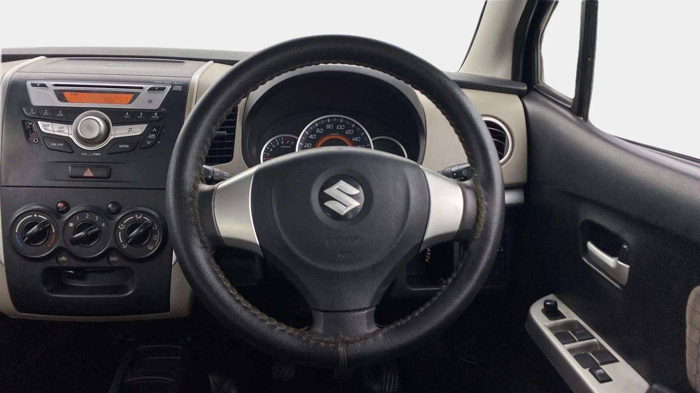 2016 Maruti Wagon R 1.0 VXI OPT, Petrol, Manual, 90,111 km, Steering Wheel Close Up