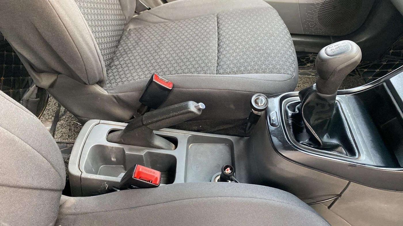 2021 Tata ALTROZ XE PETROL, Petrol, Manual, 27,390 km, Gear Lever