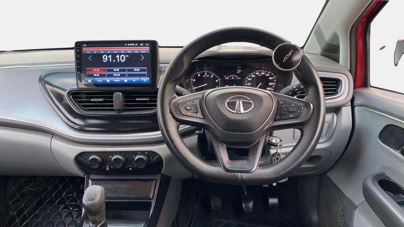 2021 Tata ALTROZ XE PETROL, Petrol, Manual, 27,390 km, Steering Wheel Close Up