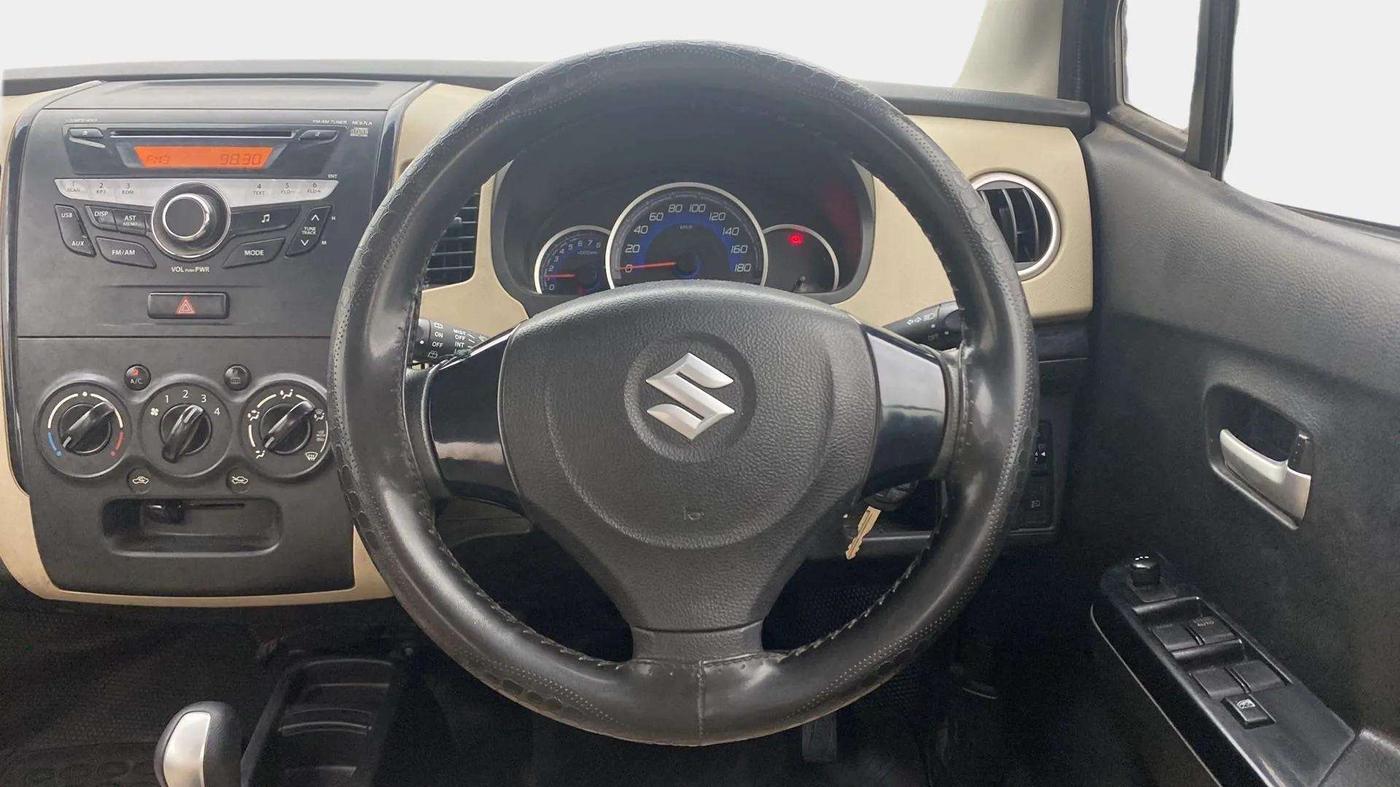 2017 Maruti Wagon R 1.0 VXI AMT, Petrol, Automatic, 51,661 km, Steering Wheel Close Up
