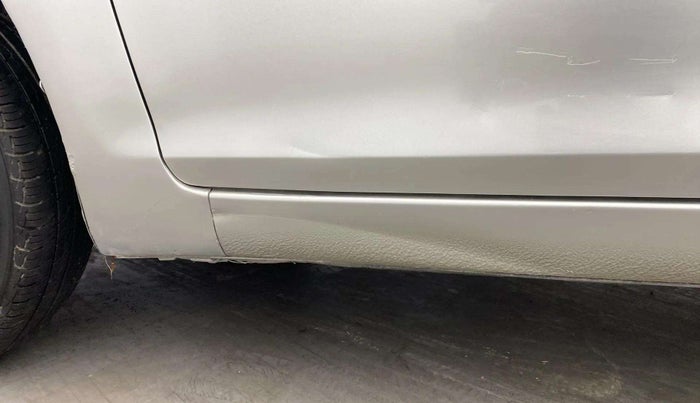 2016 Maruti Swift VXI, Petrol, Manual, 58,984 km, Left running board - Slightly dented