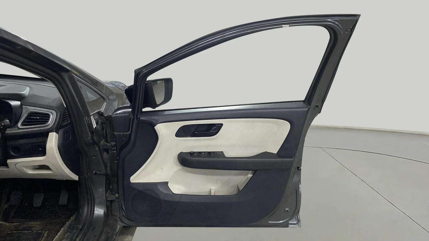 2023 Tata ALTROZ XM PLUS SUNROOF CNG, CNG, Manual, 37,606 km, RHS Front Door