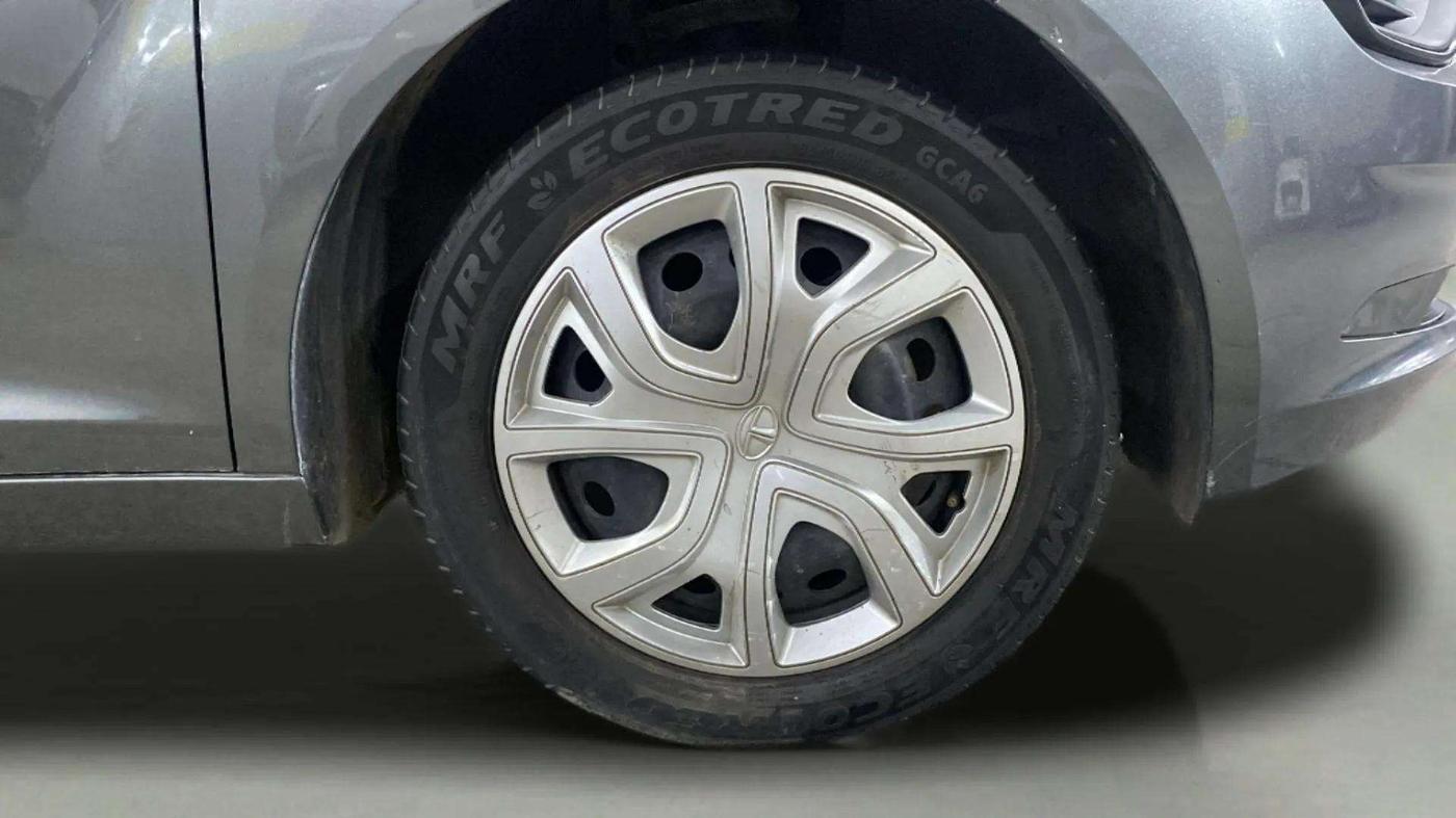 2023 Tata ALTROZ XM PLUS SUNROOF CNG, CNG, Manual, 37,606 km, Right Front Wheel