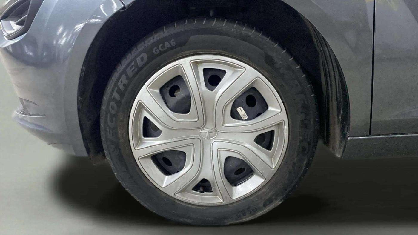 2023 Tata ALTROZ XM PLUS SUNROOF CNG, CNG, Manual, 37,606 km, Left Front Wheel