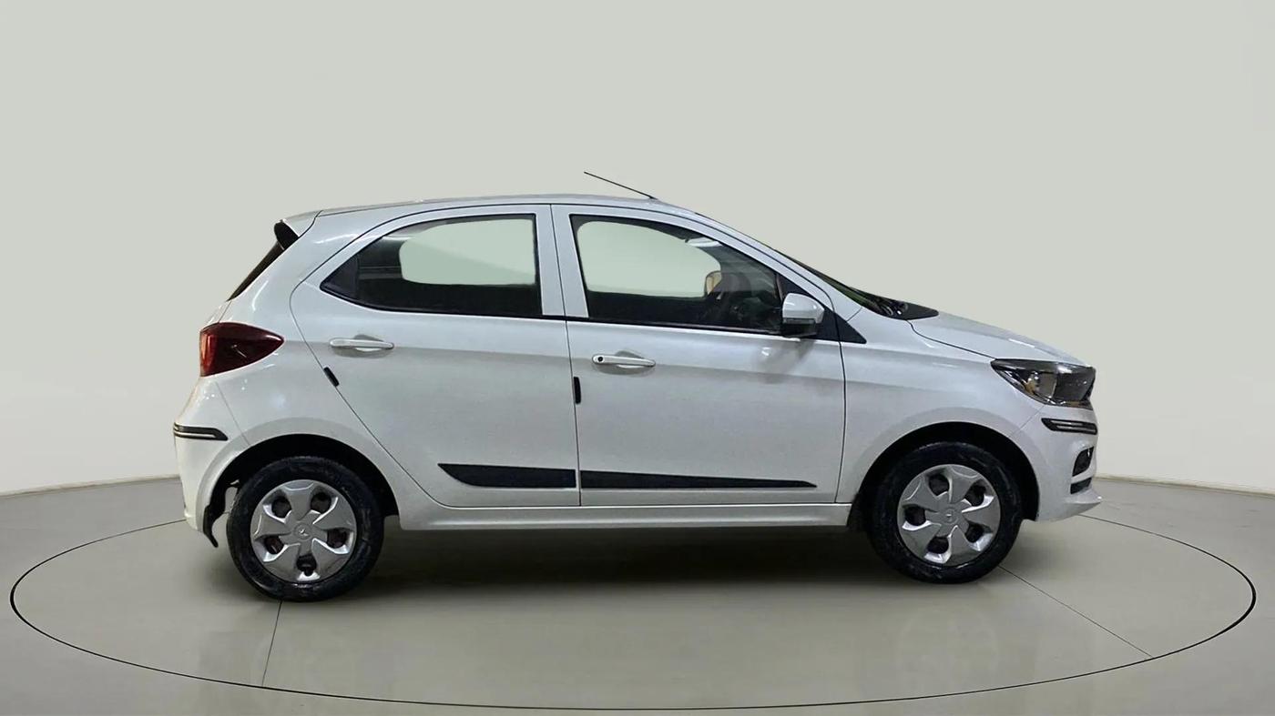 2021 Tata Tiago XT PETROL, Petrol, Manual, 20,975 km, Right Side View