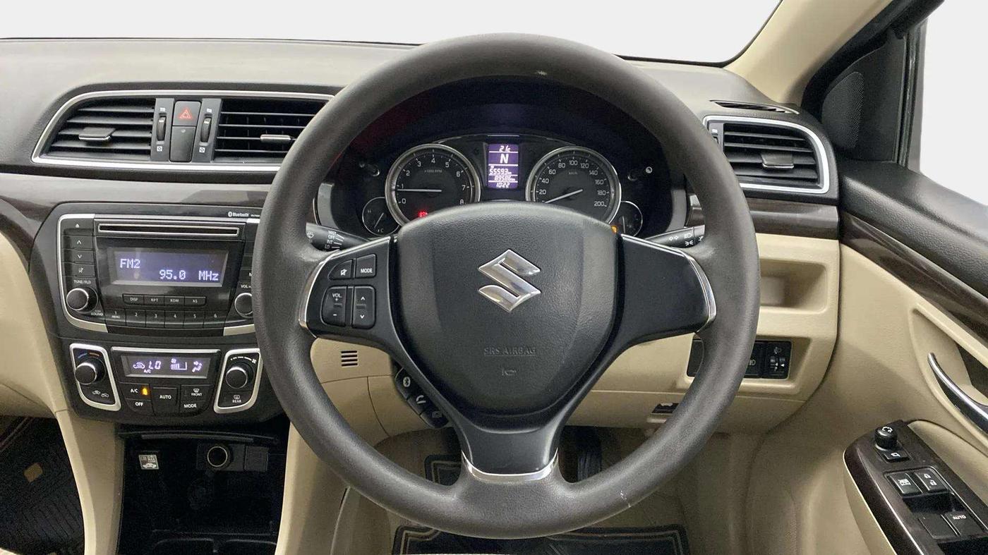 2016 Maruti Ciaz ZXI AT, Petrol, Automatic, 89,563 km, Steering Wheel Close Up