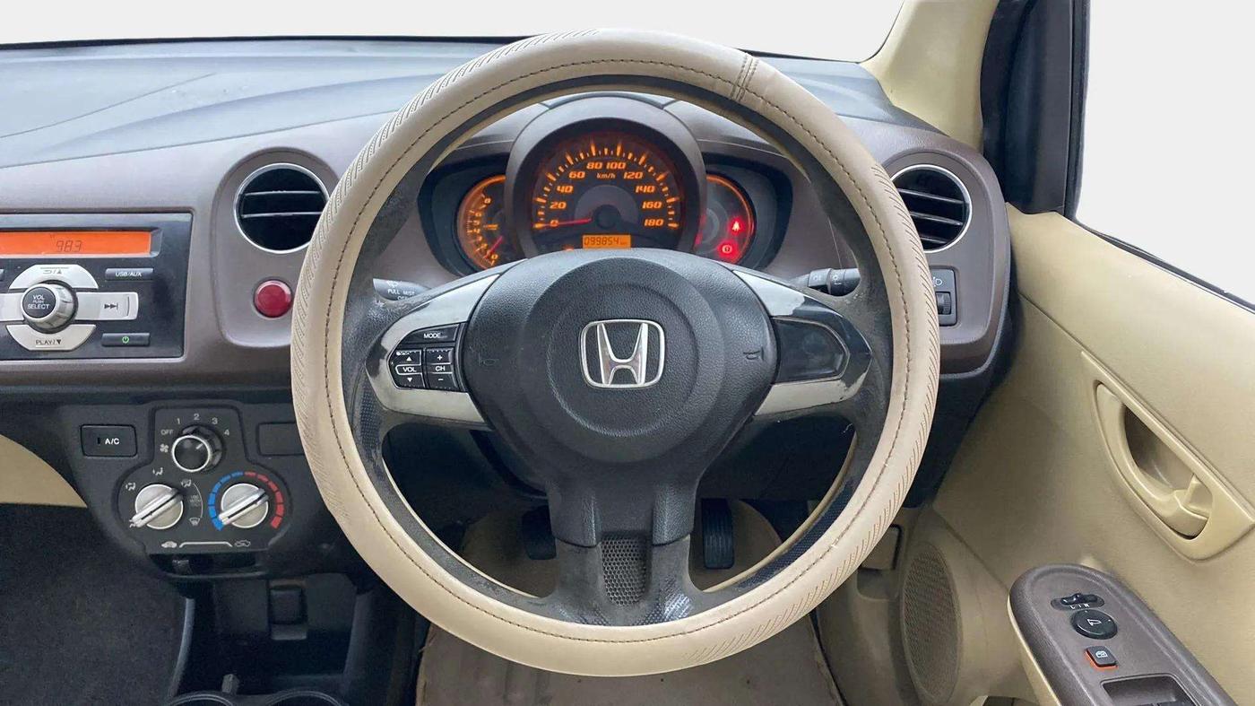 2013 Honda Amaze 1.2L I-VTEC S, Petrol, Manual, 1,00,042 km, Steering Wheel Close Up