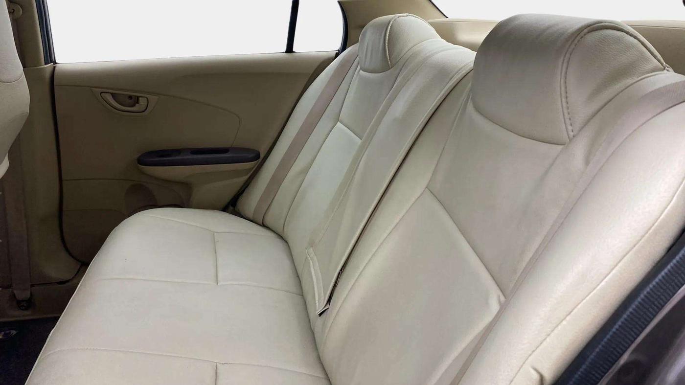 2013 Honda Amaze 1.2L I-VTEC S, Petrol, Manual, 1,00,042 km, Right Side Rear Door Cabin