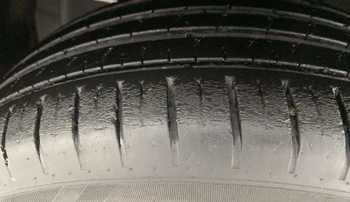 2022 Maruti Baleno ZETA PETROL 1.2, Petrol, Manual, 9,679 km, Left Front Tyre Tread