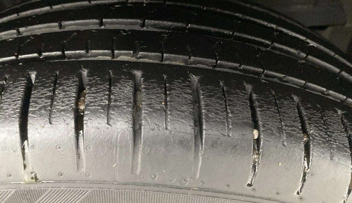 2022 Maruti Baleno ZETA PETROL 1.2, Petrol, Manual, 9,679 km, Right Front Tyre Tread